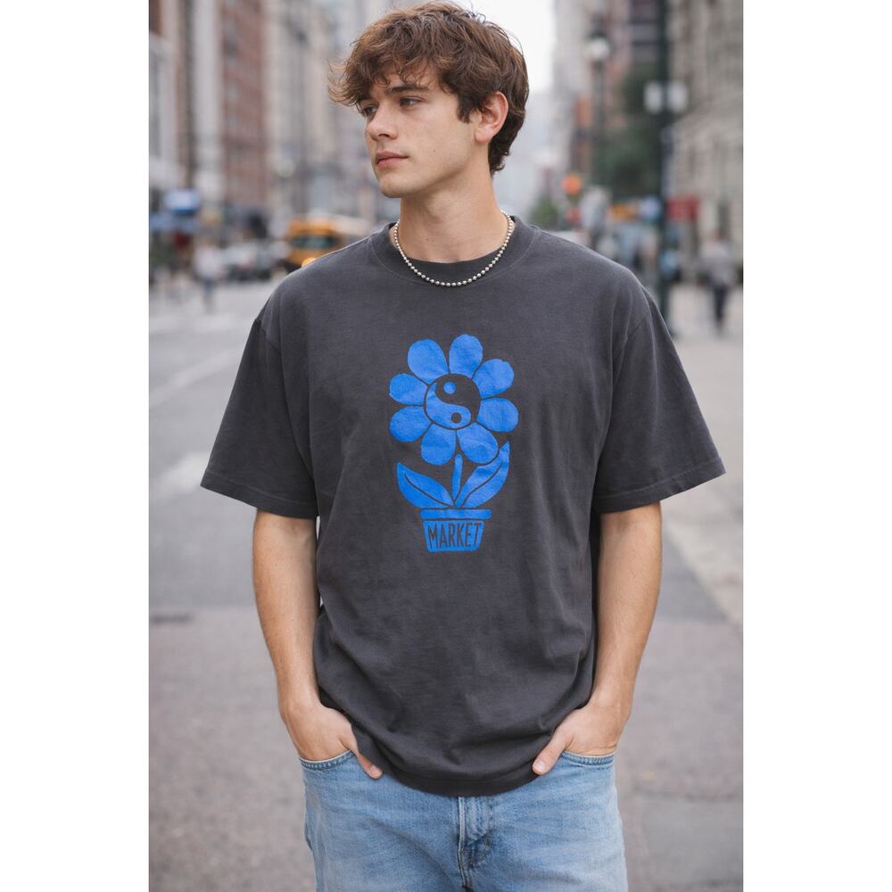 Market T-Shirt Mens Large Black Blue Flower Yin Yang Graphic Streetwear Tee